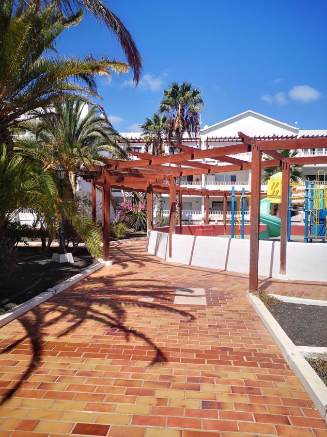 Comfortable Cleo Apartment With Large Terrace Costa Teguise Bagian luar foto